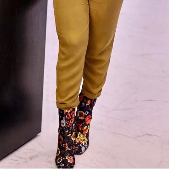 BRAND NEW w/Box.  Designer Inspired Ankle Boots - Picture 4 of 12